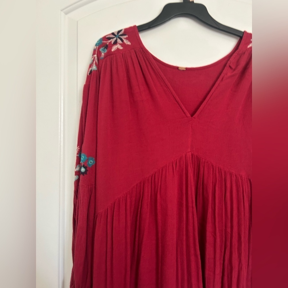 Free People Red Embroidered Te Amo Mini Dress size medium Flare sleeve bohemian - Picture 7 of 14
